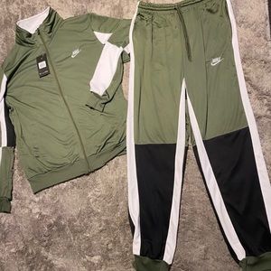 Men Nike Fleece suit